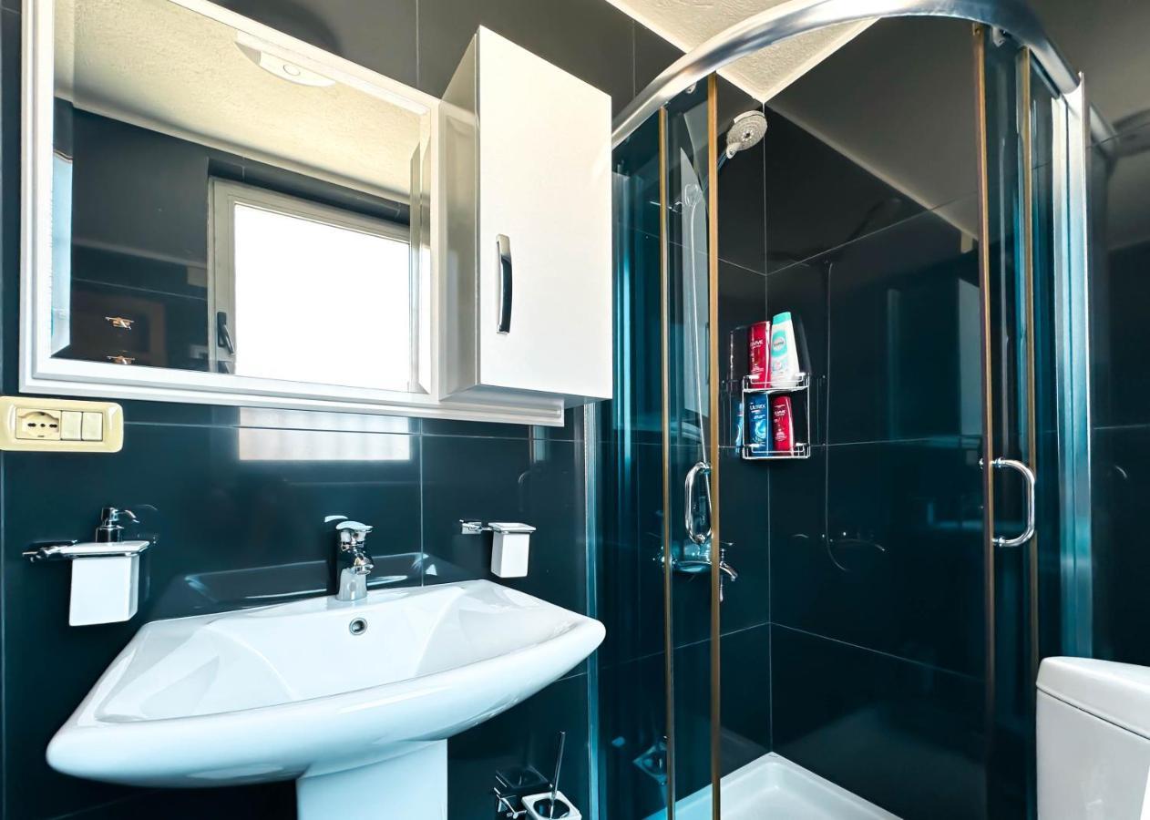 Cozy Elegance Above Korca Apartamento Exterior foto