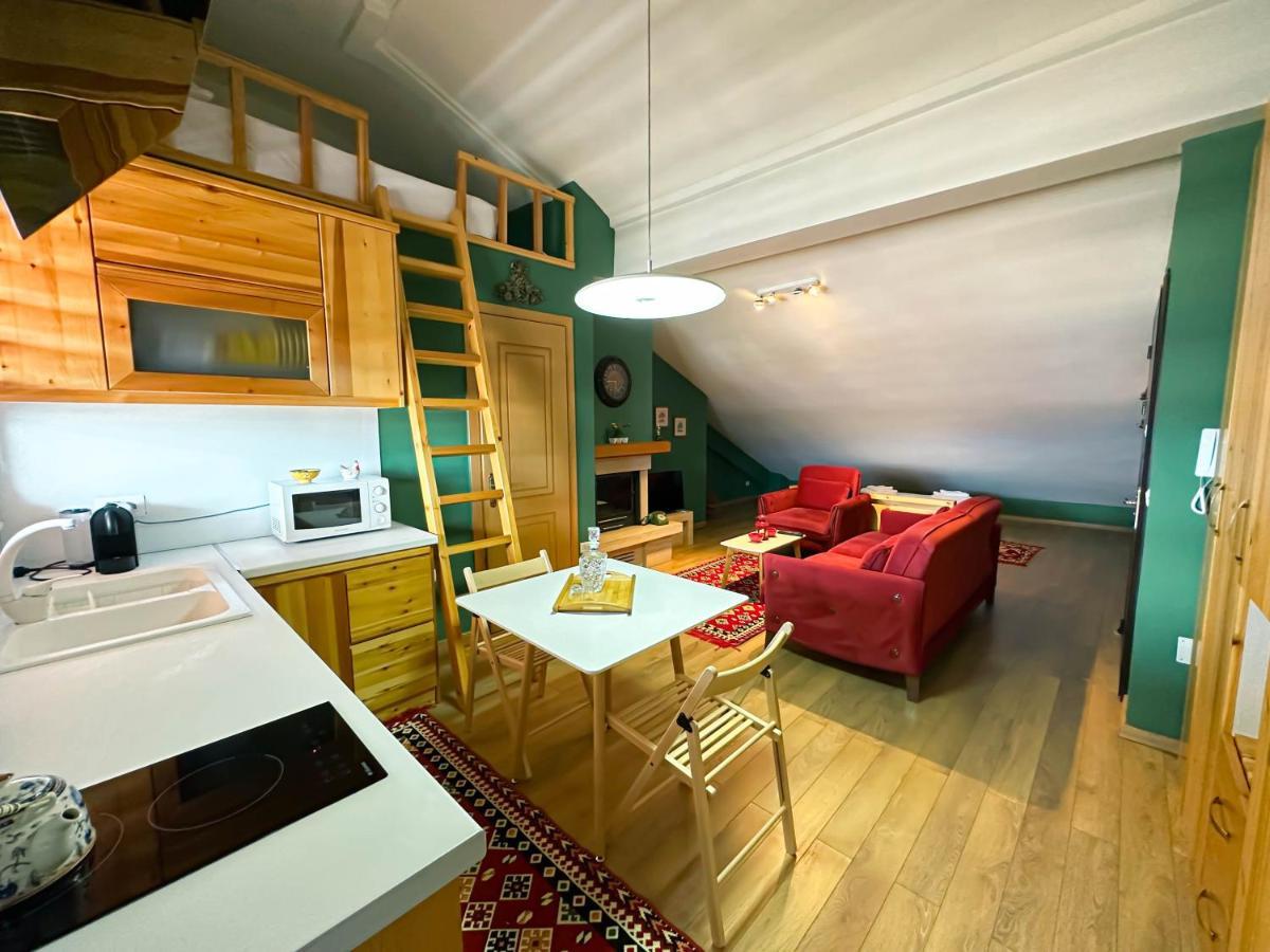 Cozy Elegance Above Korca Apartamento Exterior foto