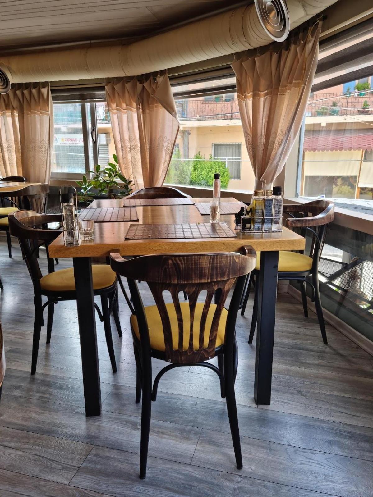 Cozy Elegance Above Korca Apartamento Exterior foto